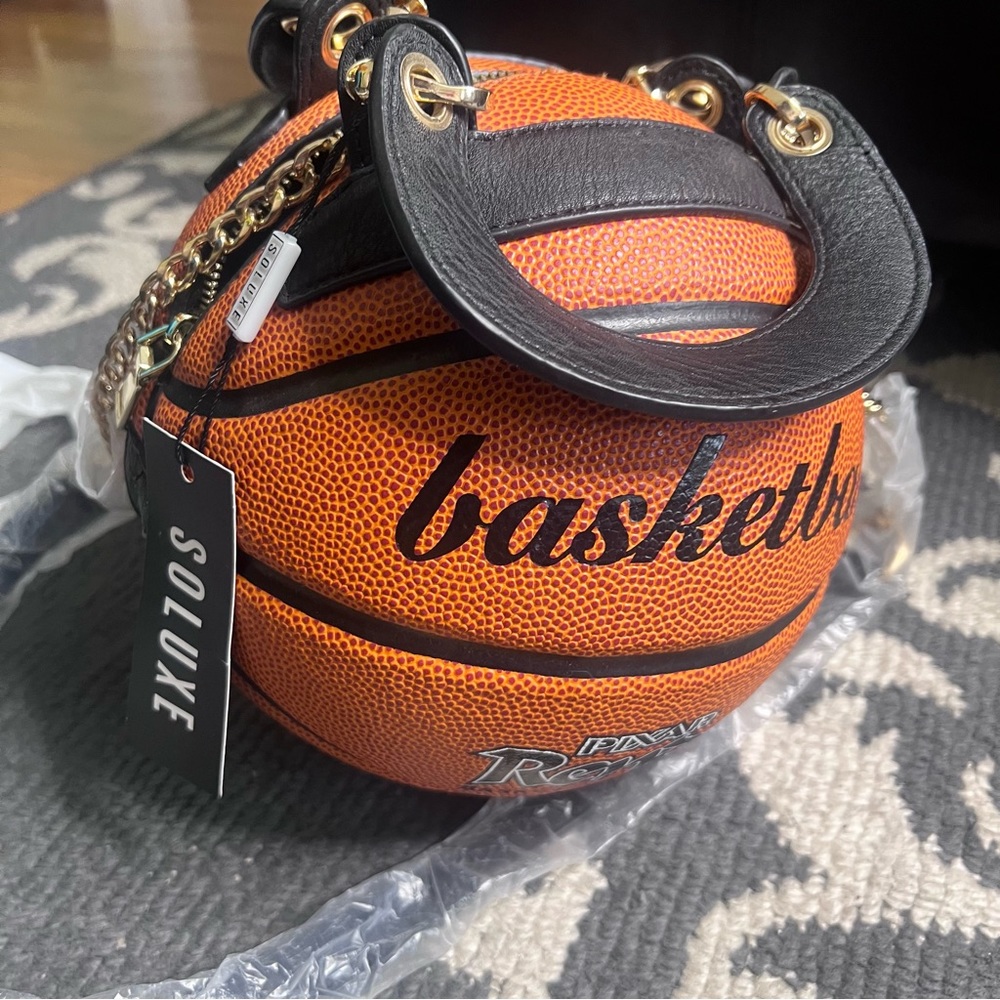 Basketball handbag by soluxe